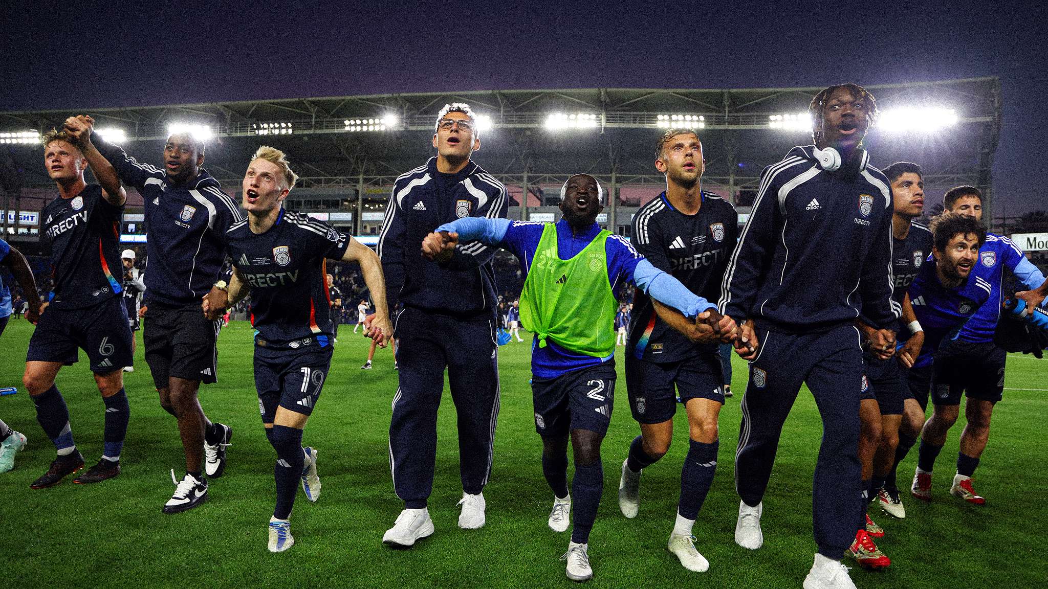 互相激励 互相激励